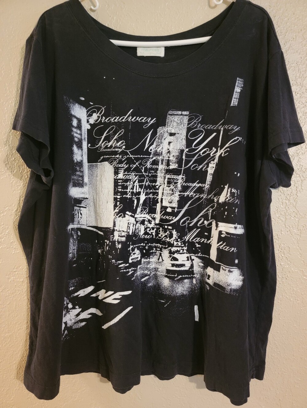 Black Graphic Women’s T‑Shirt with White New York Print